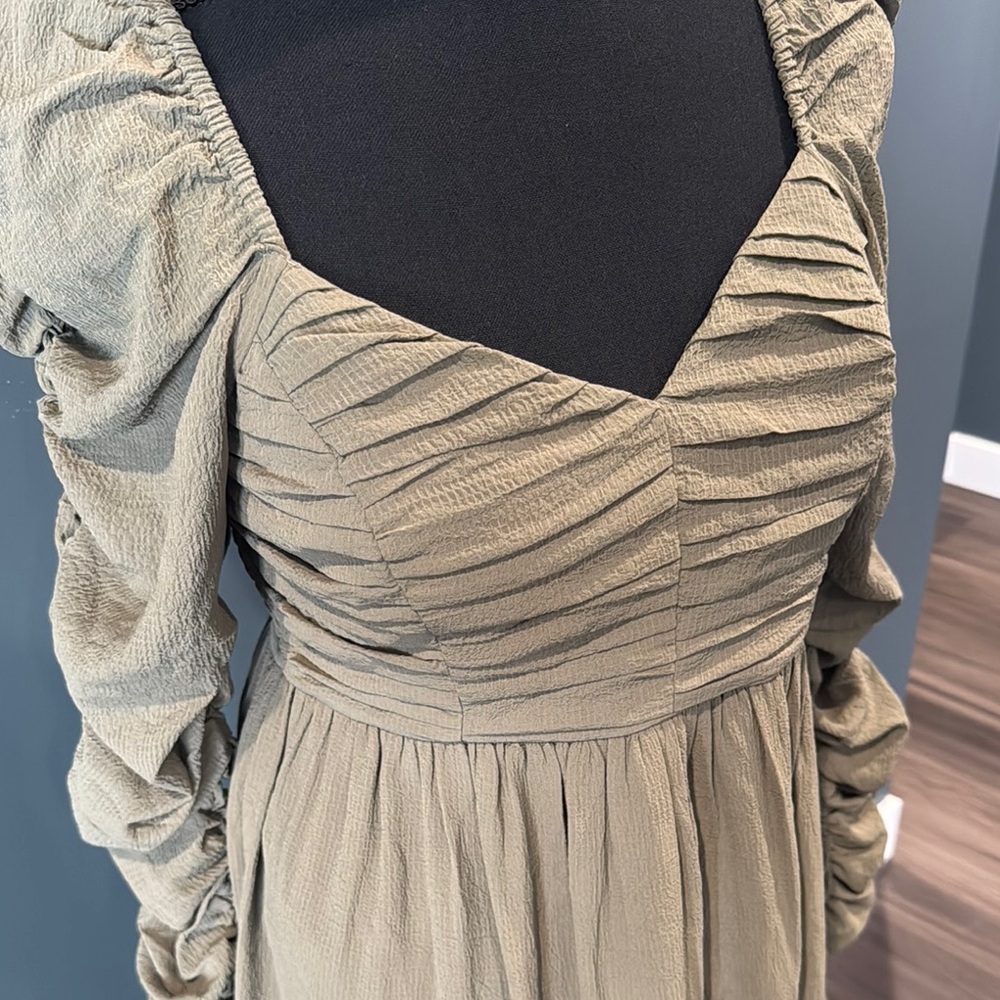 Green Ruched Puff Sleeve Sundress - Picture 5 of 6